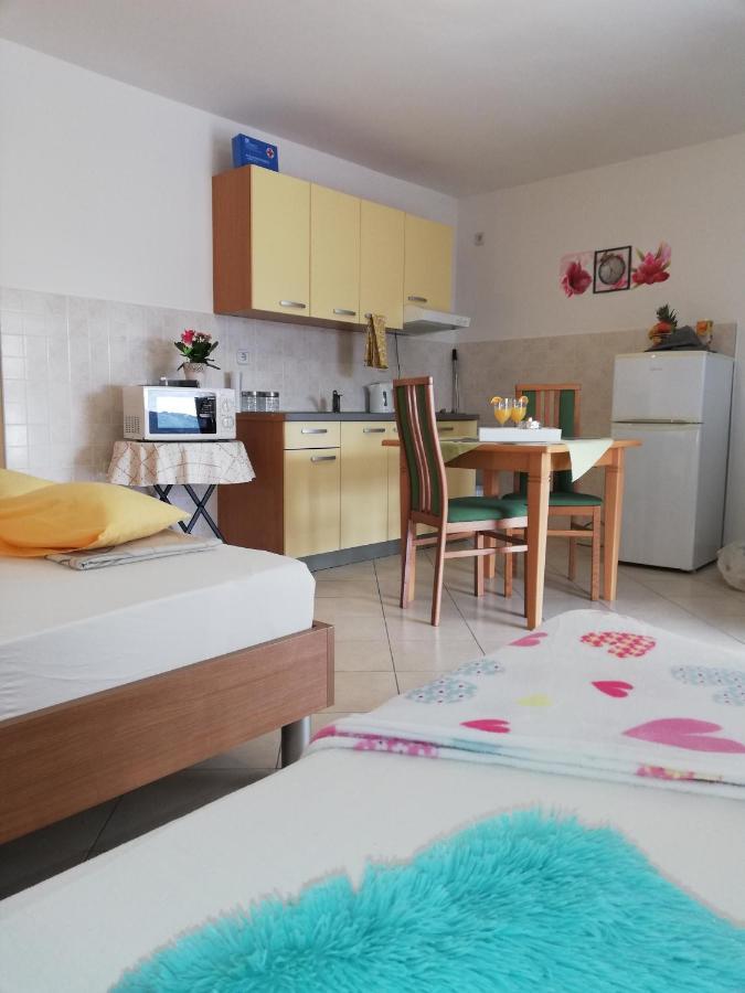 Apartmani Slavka Primošten Exterior foto