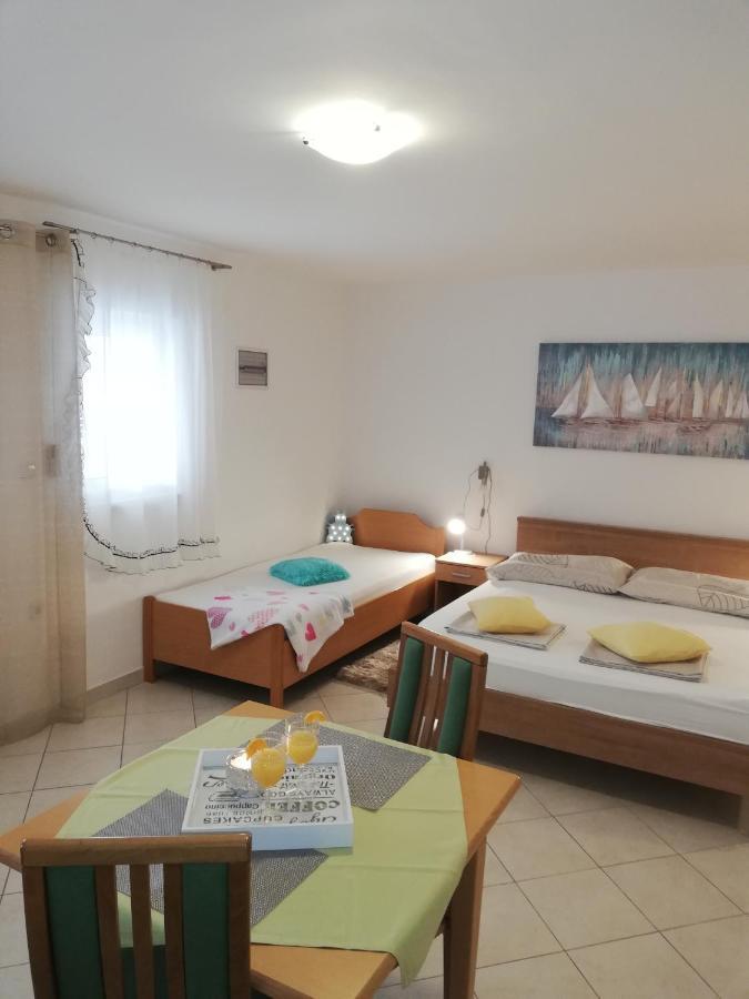 Apartmani Slavka Primošten Exterior foto