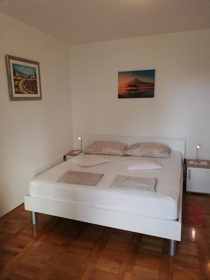 Apartmani Slavka Primošten Exterior foto
