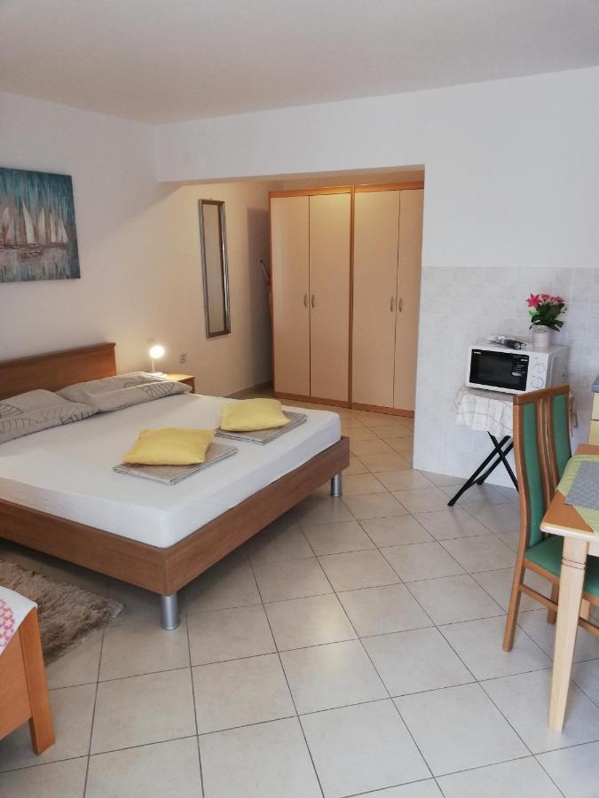 Apartmani Slavka Primošten Exterior foto