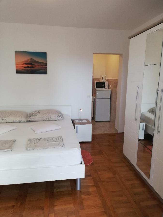 Apartmani Slavka Primošten Exterior foto