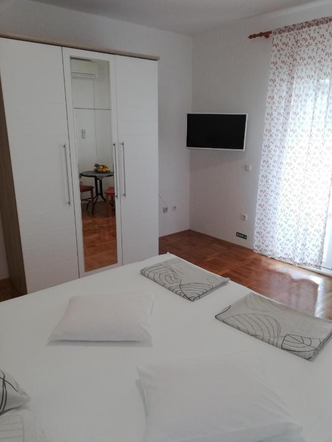 Apartmani Slavka Primošten Exterior foto