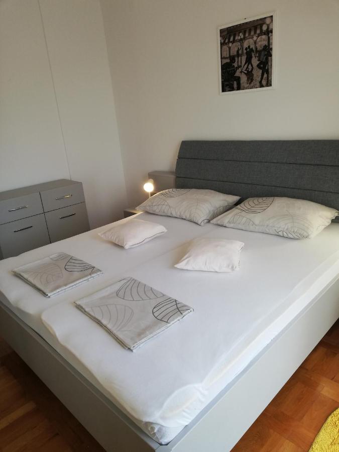 Apartmani Slavka Primošten Exterior foto